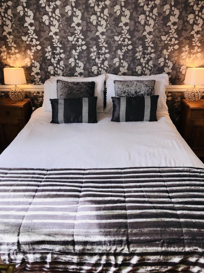 The Cock Inn Bed And Breakfast Glemsford エクステリア 写真
